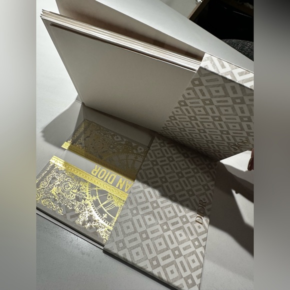 Christian Dior Limited Edition Notecard Set - Picture 7 of 8